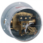 Double Bellows Differential Pressure Switch_noscript